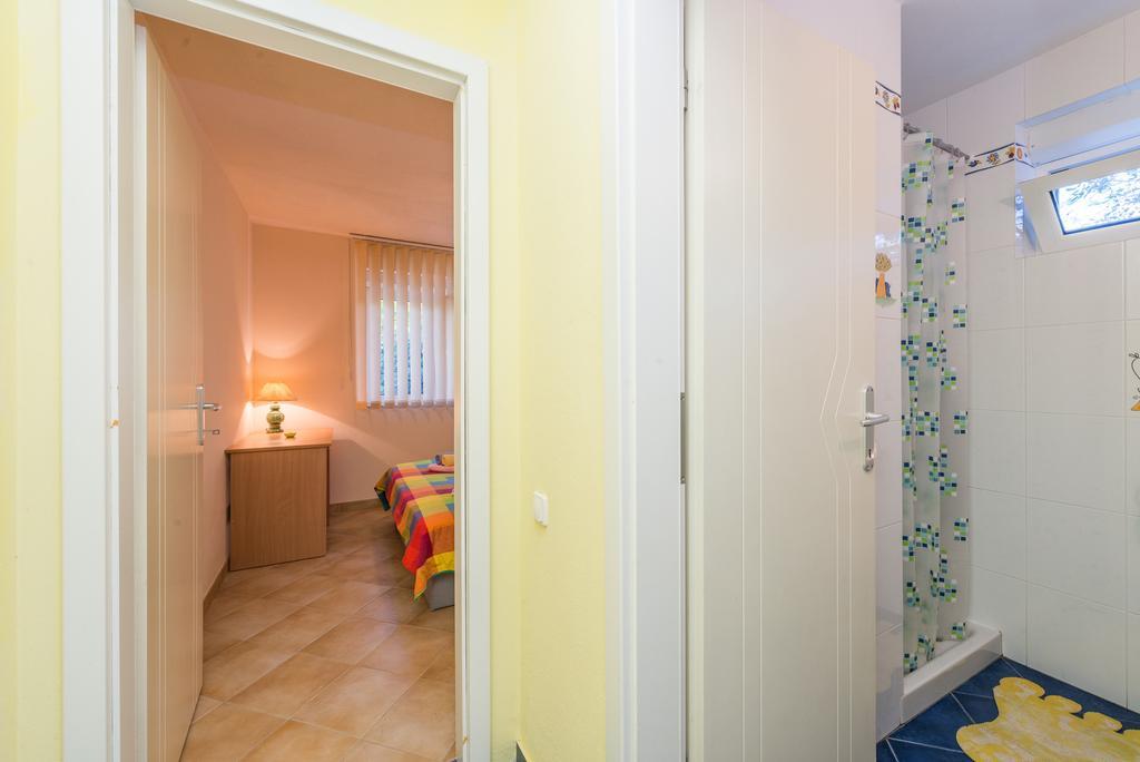 Apartment Stipic Petrčane Exterior foto